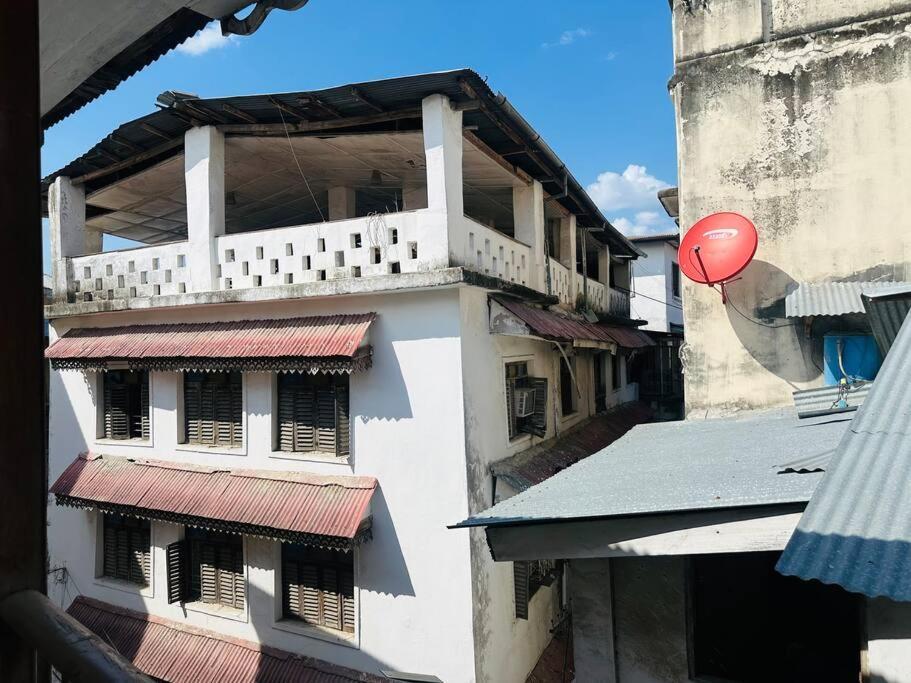 Pazuri * Zanzibar